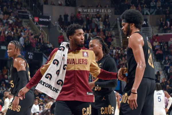 騎士豪取10連勝！NBA新貴勢(shì)不可擋！