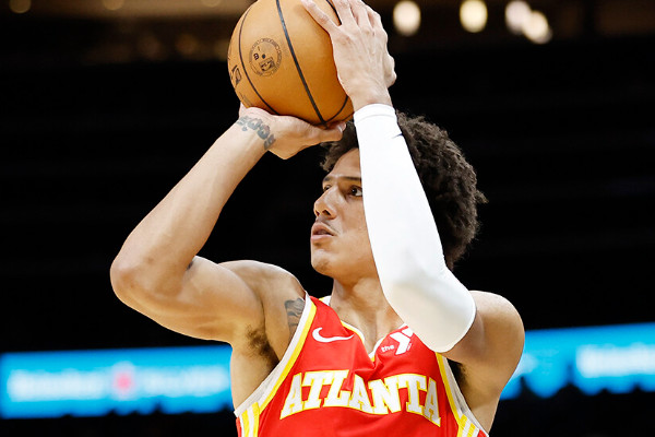 夢幻NBA：杰倫·約翰遜閃耀，德羅贊低迷引關注